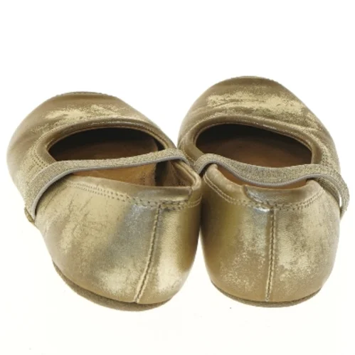 Guldfarvede sko med rem (str. 20 cm)