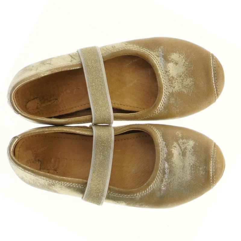 Guldfarvede sko med rem (str. 20 cm)