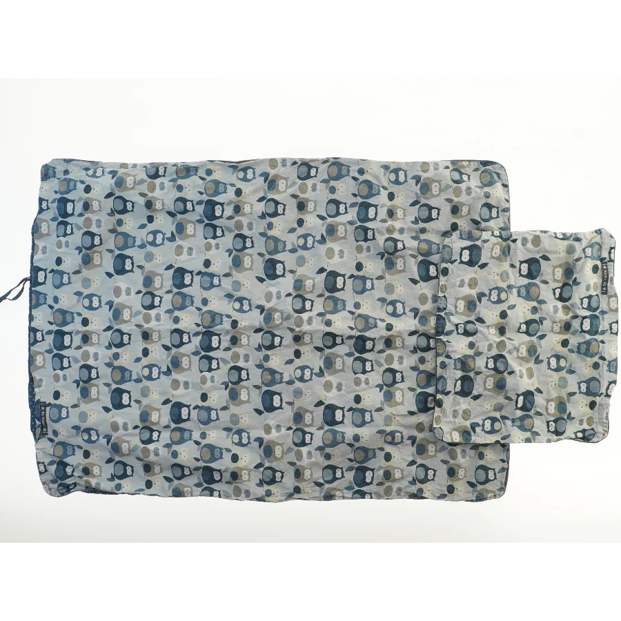 Babysengesæt med uglemotiv 85x65 cm fra By Hjørne (str. 40x34 og 85x65 cm)