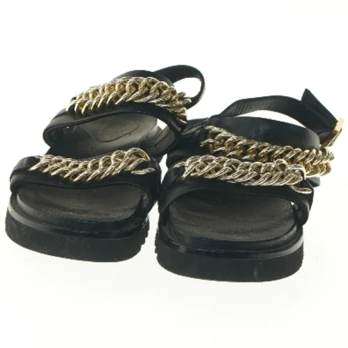 Sort sandaler med guldkæder, str. 29 cm fra Billi Bi (str. 29 cm)