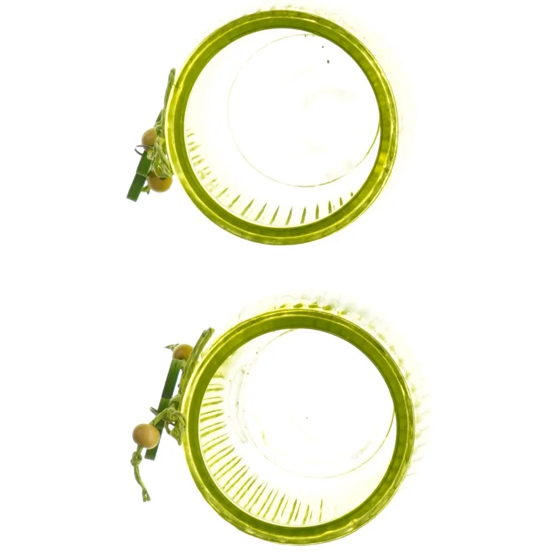 Grønne glaslygteholdere med dekorative detaljer (str. H. 6,5 cm. ø. 7,5 cm)