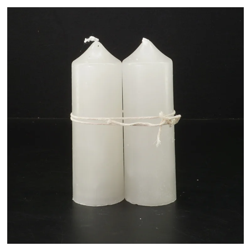 To hvide stearinlys, 15 cm (str. 15 cm)