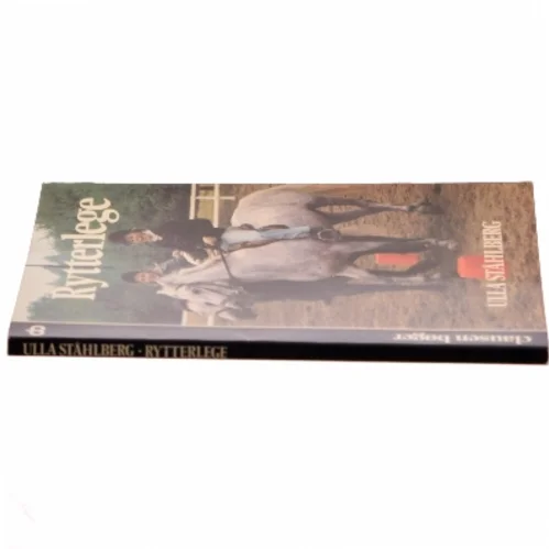 Rytterlege af Ulla Ståhlberg (Bog)