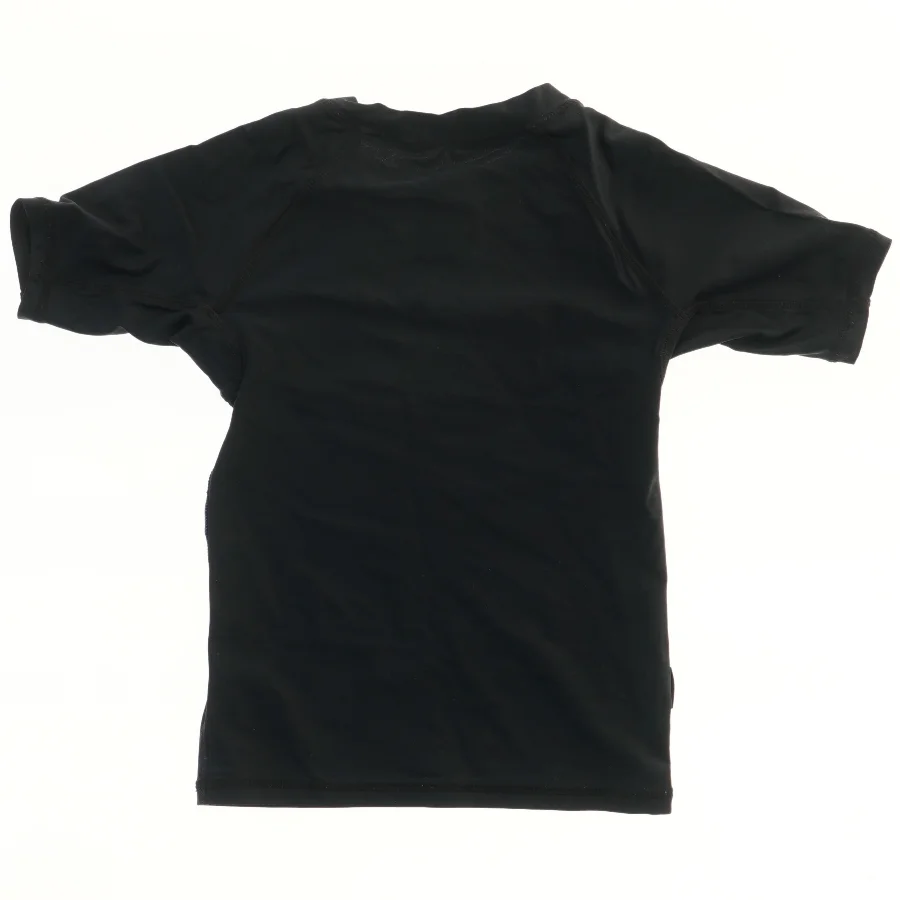 UV-bluse med hajmotiv fra Molo (str. 110)
