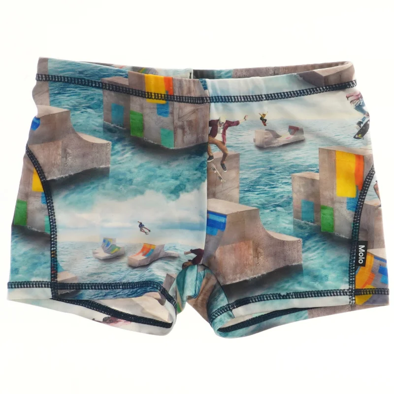 Badebukser med skate- og vandsport grafik fra Molo (str. 122)