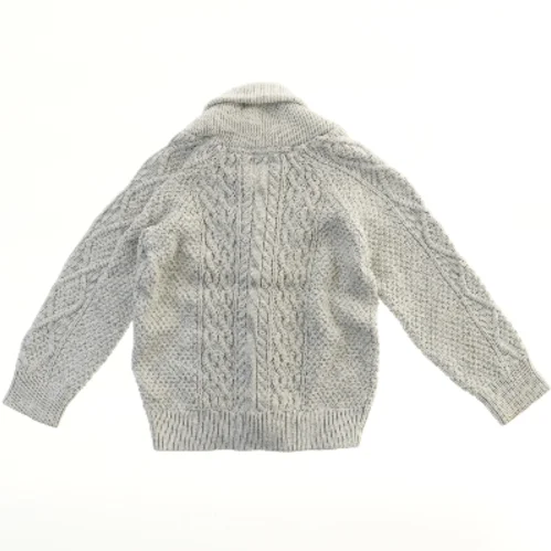 Grå strikket cardigan med knapper fra Next (str. 98)