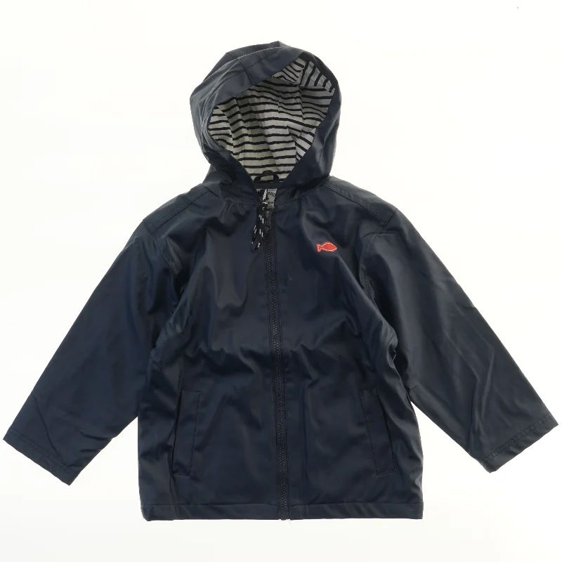 Regnjakke med fiskemotiv (str. 116)