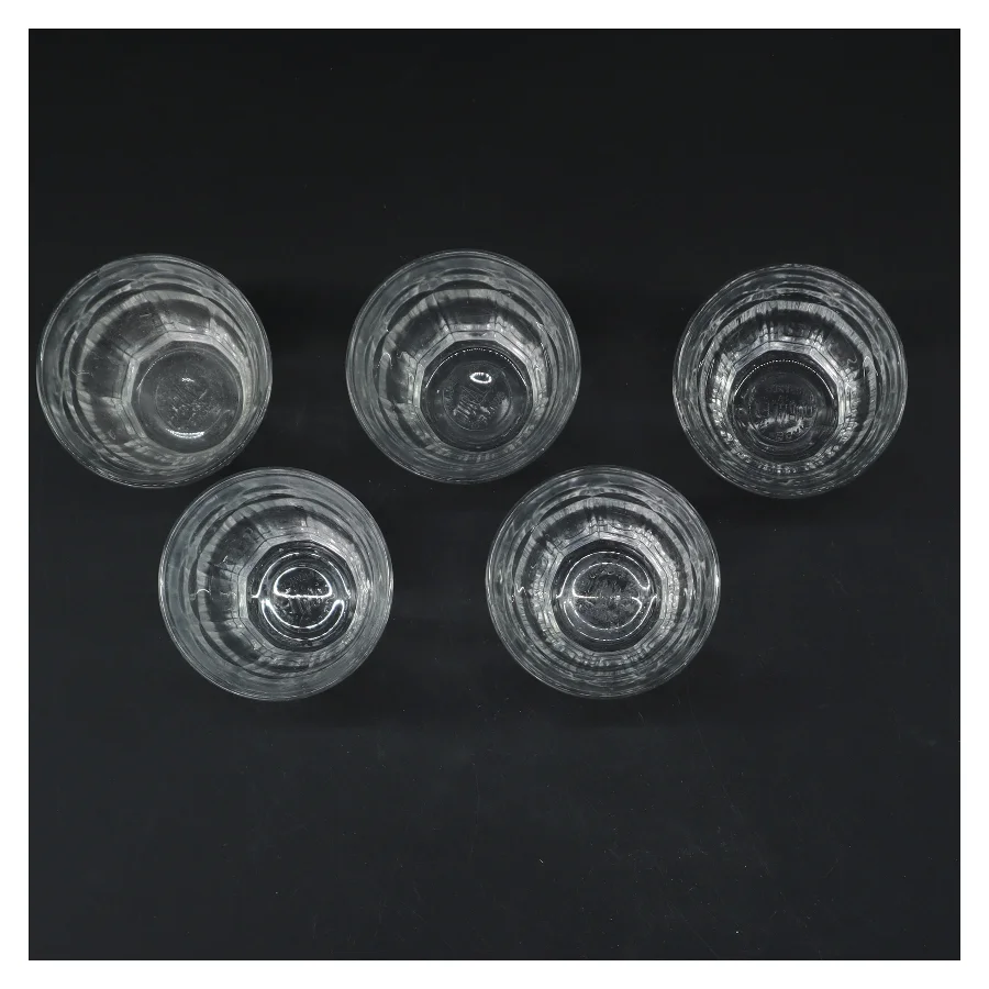 Sæt med 5 glas (str. 5 styk. ø. 6,5 cm. længde. 7 cm)