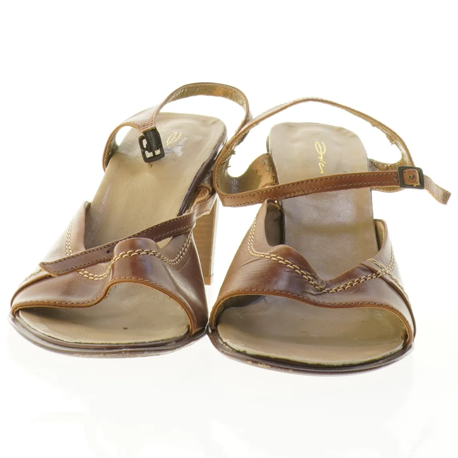 Brugte brune damesandaler med hæl (str. 41)