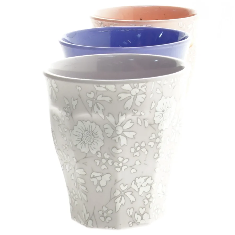 Sæt af tre plastik kopper fra Rice (str. Ø. 7,5 cm. længde. 8 cm. og. ø. 7 cm. højde. 8 cm)