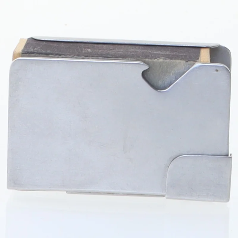 Metaltændstikæskeholder (str. 6 x 4 cm)