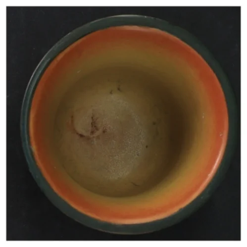 Keramik vase med fiske dekoration (str. 10 cm)