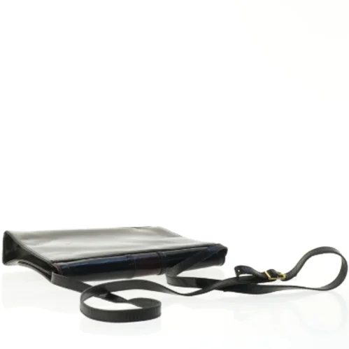 Flad sort skuldertaske fra Belsac (str. 27 x 16 x 5 cm)