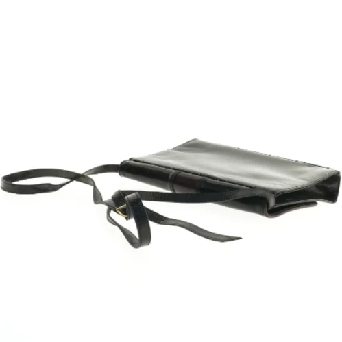 Flad sort skuldertaske fra Belsac (str. 27 x 16 x 5 cm)