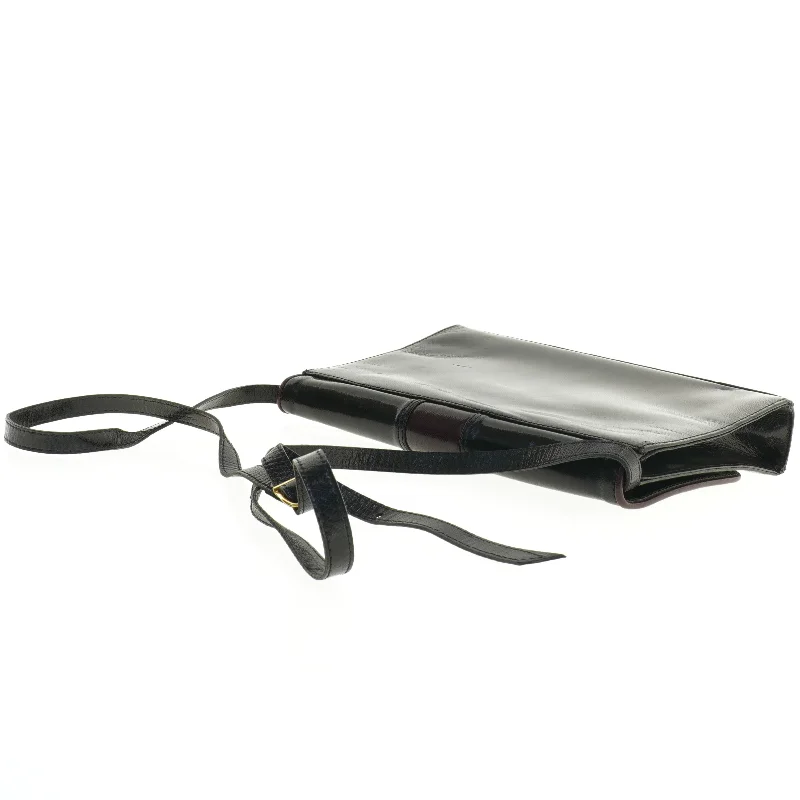 Flad sort skuldertaske fra Belsac (str. 27 x 16 x 5 cm)