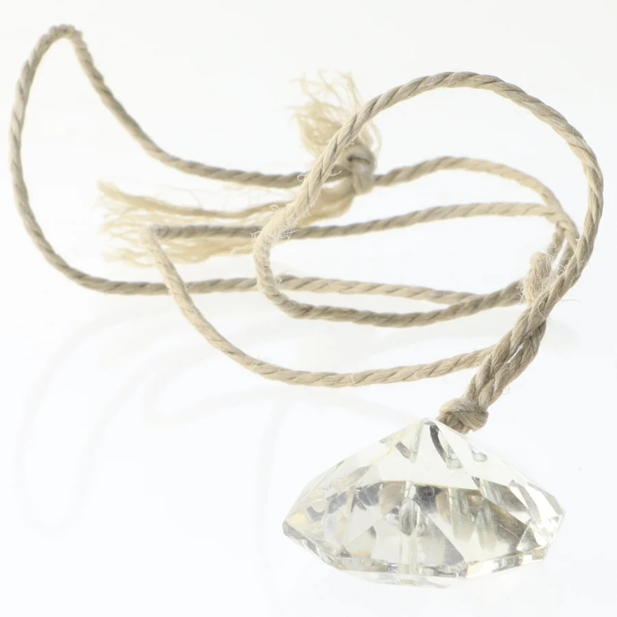 Krystal vedhæng med snor (str. Ø 2,5 og 50 cm)