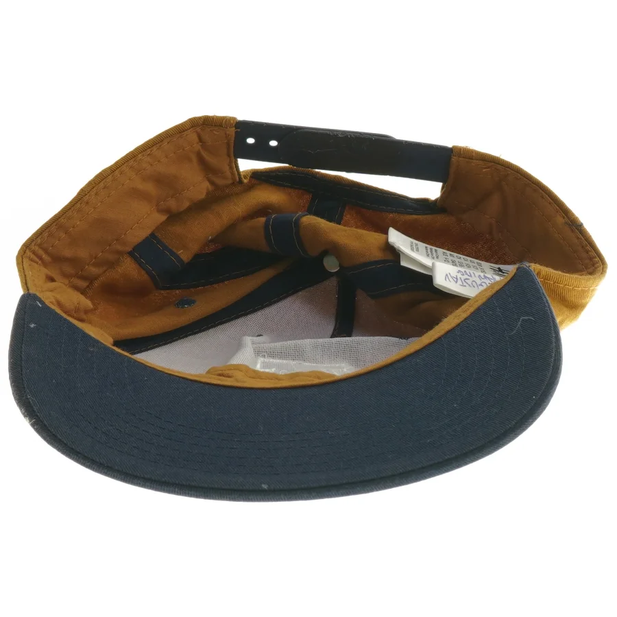 Baseballkasket med bogstav fra H&M (str. 152)