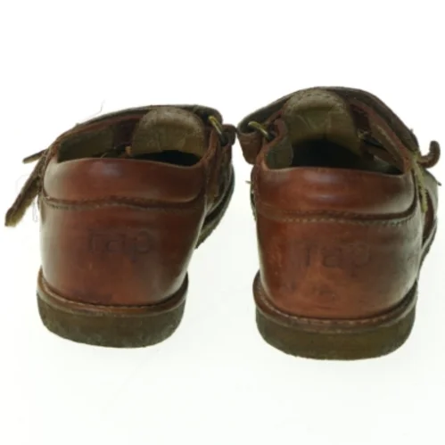 Sandaler fra Arautorap (str. 24)