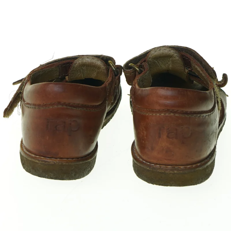 Sandaler fra Arautorap (str. 24)