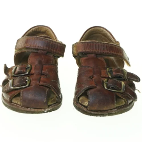 Sandaler fra Arautorap (str. 24)