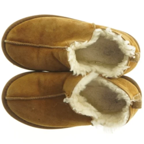 Sutsko fra Little B (str. Udvendig sål, 23 cm)