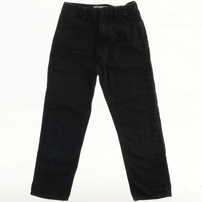 Sort jeans fra Sofie Schnoor (str. 140)