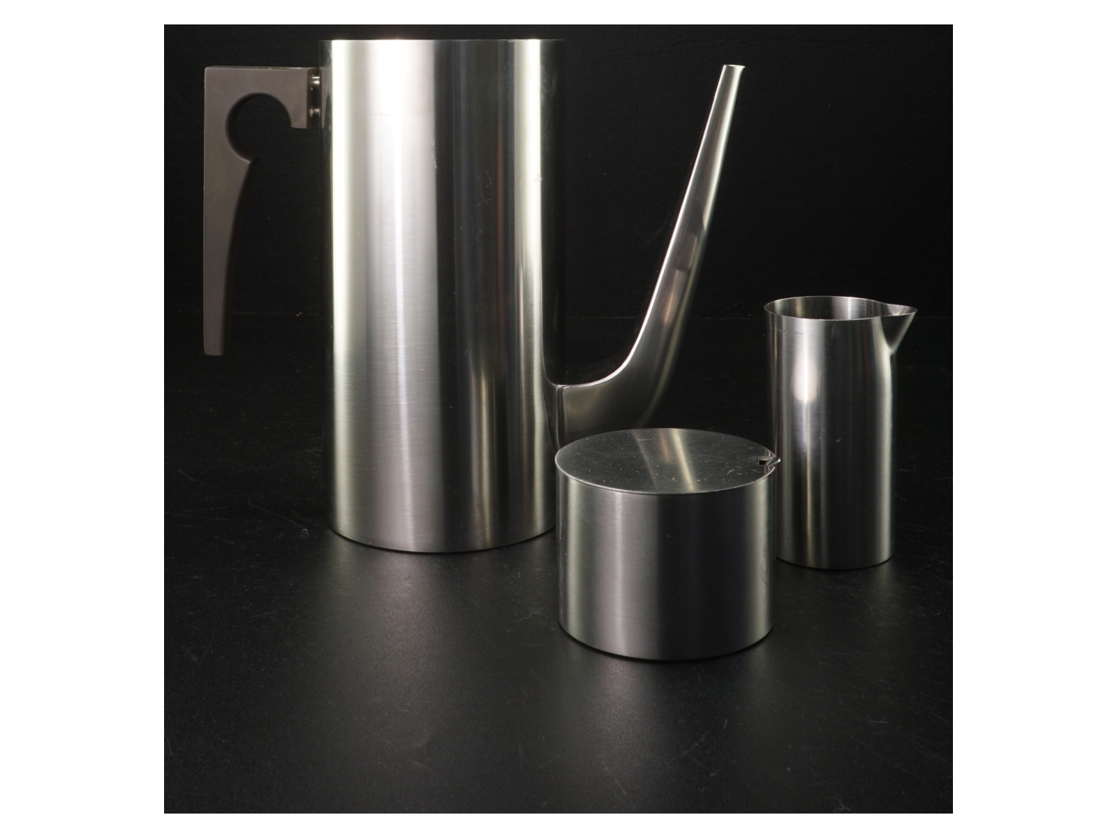 Arne Jacobsen Cylinda-line – kaffekande, flødekande og sukkerskål
