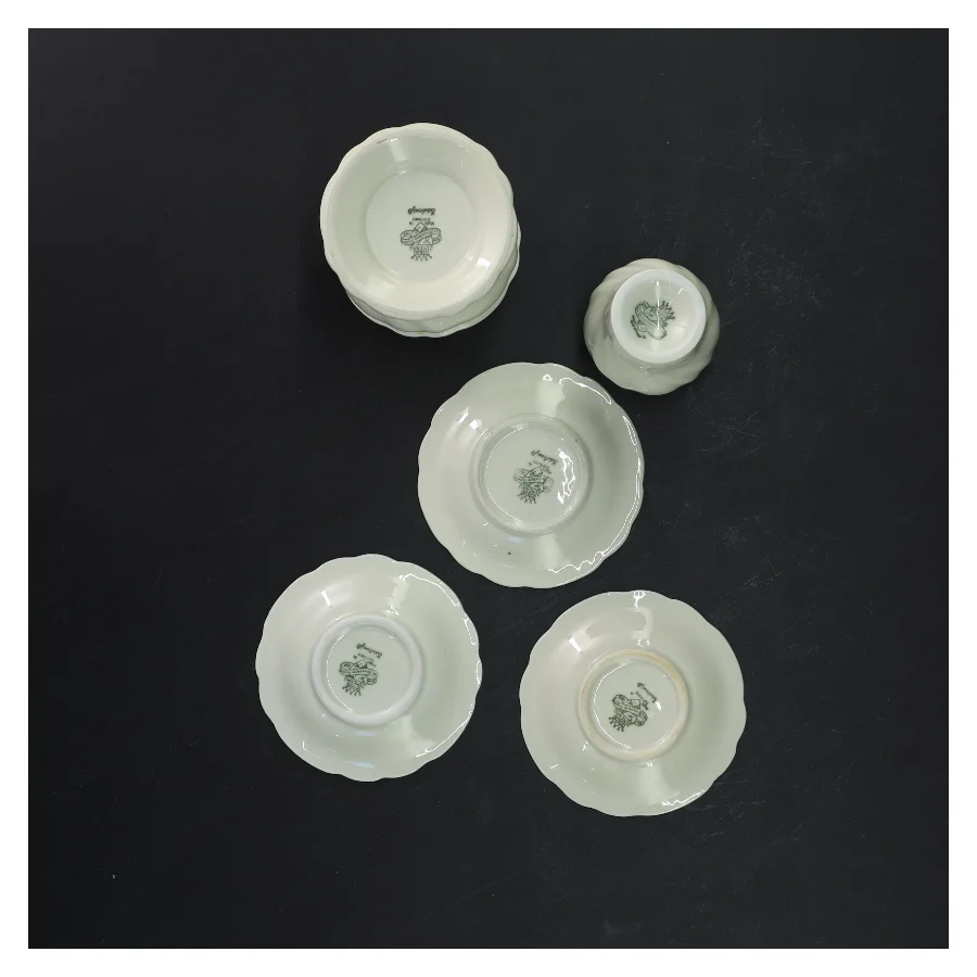 Porcelæns sæt med guldkant fra Edelweiß (str. Ø 6,5x h 7 og ø 4x h 6 og ø8 cm)