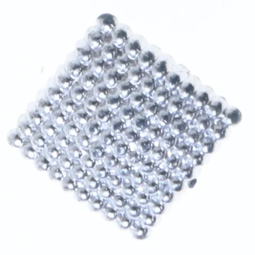 Sølvfarvet broche (str. 2,5x,2,5 cm)