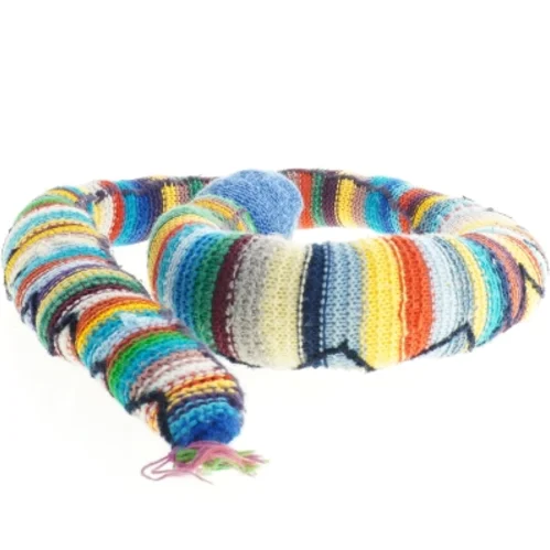 Håndstrikket multifarvet hundeseng (str. 186 cm)