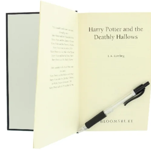 Harry Potter and the Deathly Hallows af J.K. Rowling (Bog)