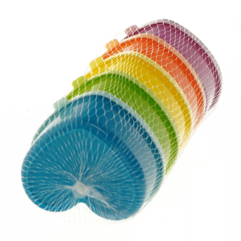 Farverige plastbøtter (str. Ø ca 7,5 cm)