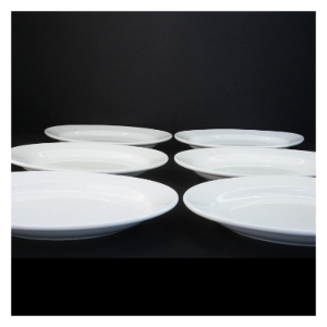 Hvide Porcelænsplatter fra Ilva Home Collection (str. 29 x 19,5 x 3,5 cm)