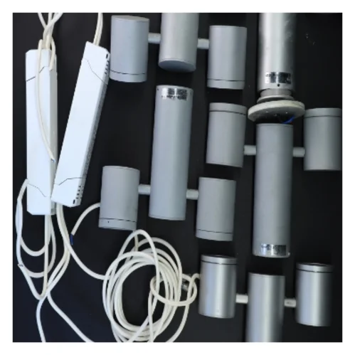 Loftslampe (inde/ude) med tre spots (2 stk) (str. 19 cm)