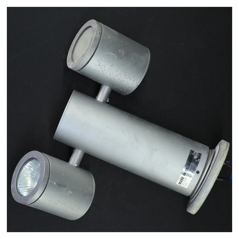 Loftslampe (inde/ude) med tre spots (2 stk) (str. 19 cm)