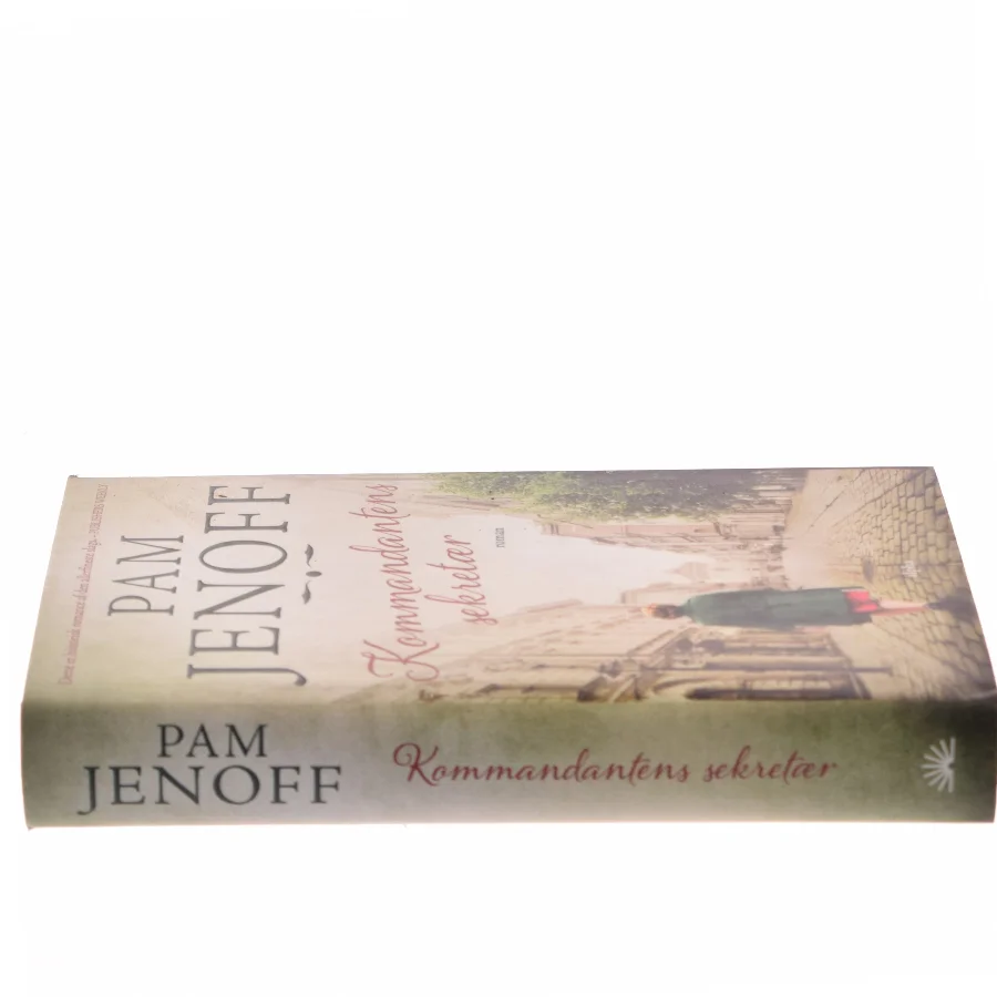 Kommandantens sekretær af Pam Jenoff (Bog)