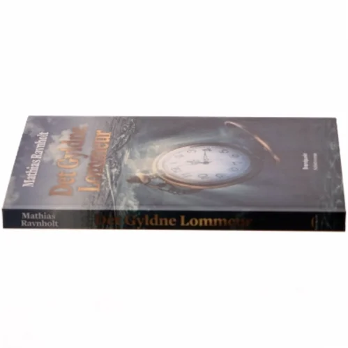 Det gyldne lommeur : kollektivroman af Mathias Ravnholt (f. 1995) (Bog)
