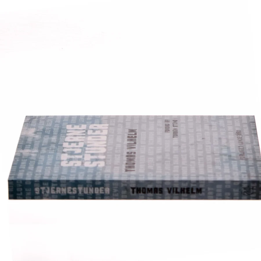 Stjernestunder : film- og musikartikler 2022-24 af Thomas Vilhelm (Bog)