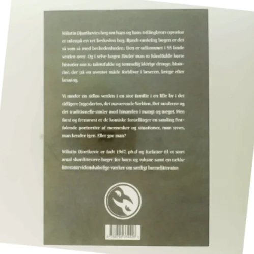 Tvillingernes opvækst : en samling historier om og for børn, og børn der er blevet voksne af Milutin Đuričković (f. 1967) (Bog)