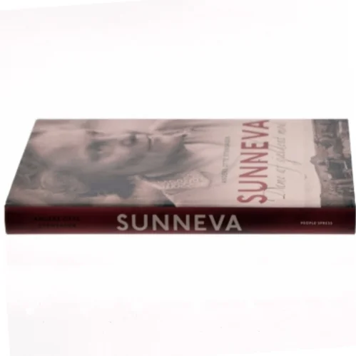 Sunneva : dame af sjældent mod af Anders Otte Stensager (Bog)