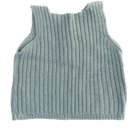 Strikket vest (str. 30 x 27 cm)