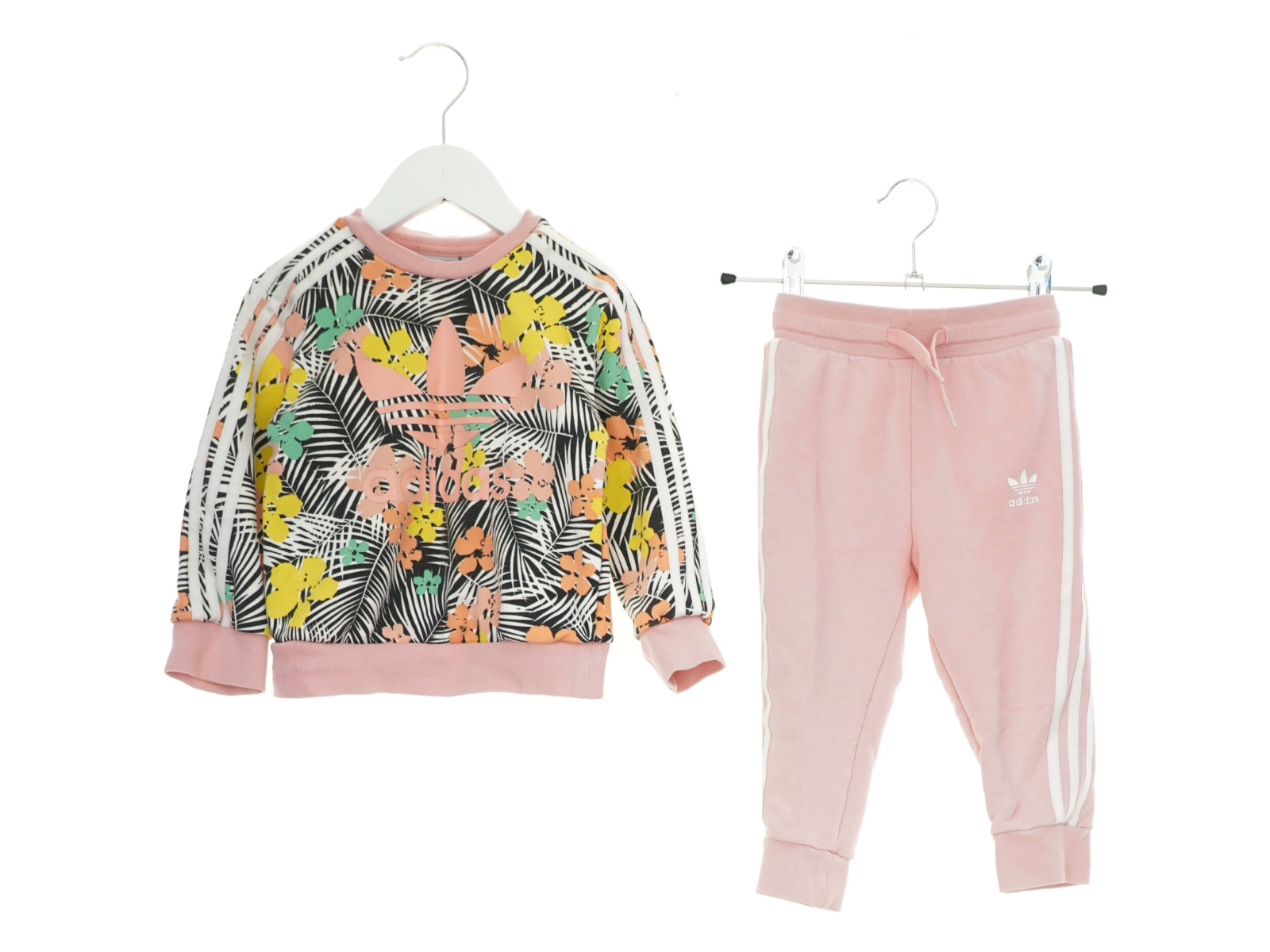 Sæt fra Adidas (str. 92 cm)