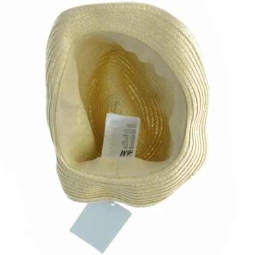 Flettet stråhat fra H&M (str. 68)