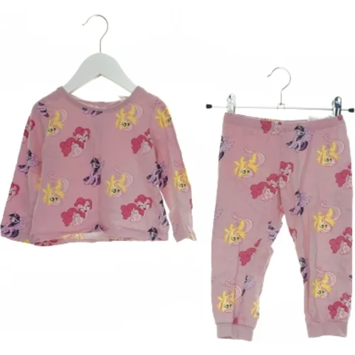 Nattøj (2 stk.) fra H&M (str. 92 cm)