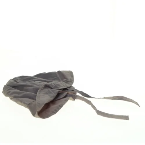 Grå babyhue fra Name It (str. 6 til 9 måneder)