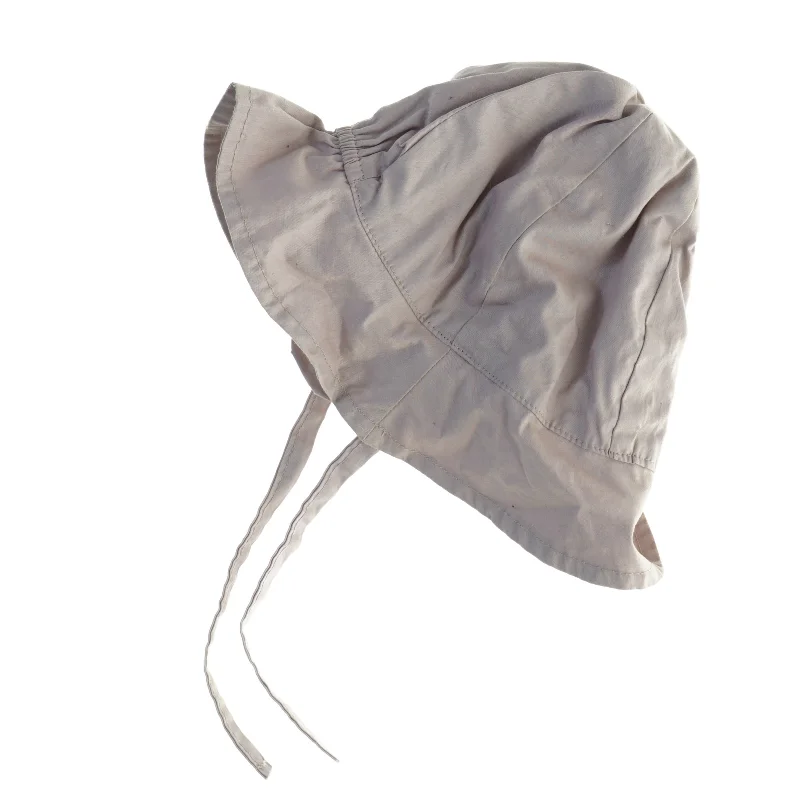 Grå babyhue fra Name It (str. 6 til 9 måneder)