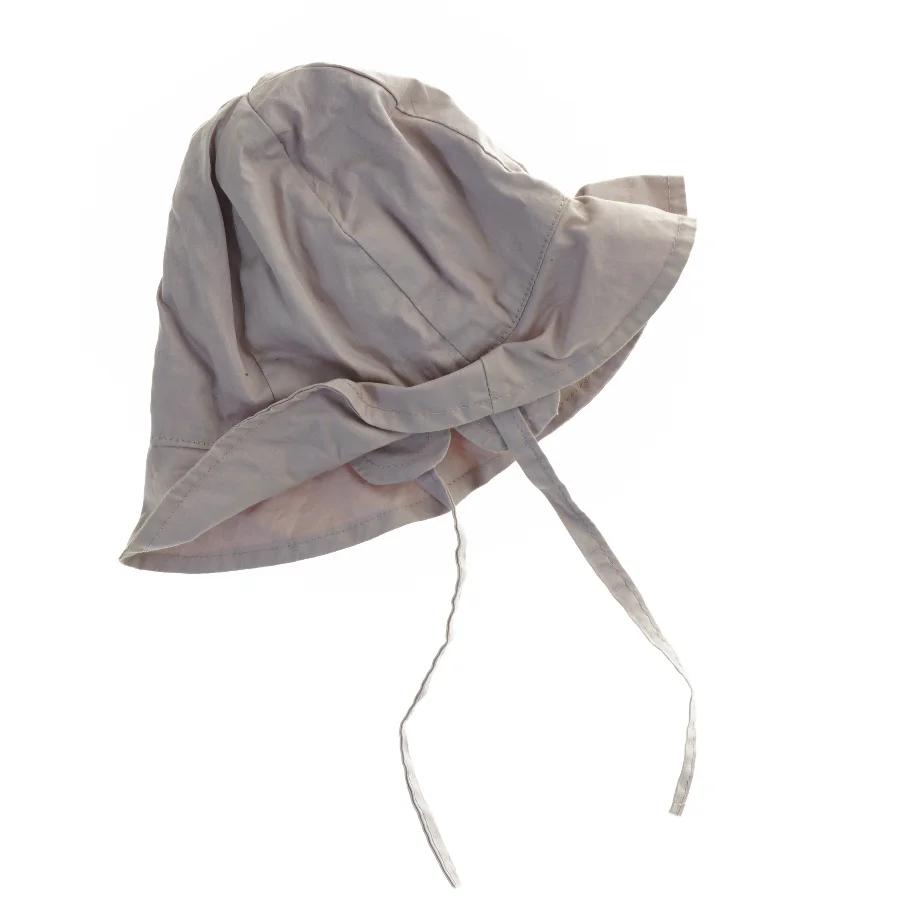 Grå babyhue fra Name It (str. 6 til 9 måneder)