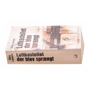Luftkastellet Der Blev Spraengt (af Stieg Larsson) [Imported] [Paperback] (Danish) (Millennium, 3. Bind) af Stieg Larsson (Bog)
