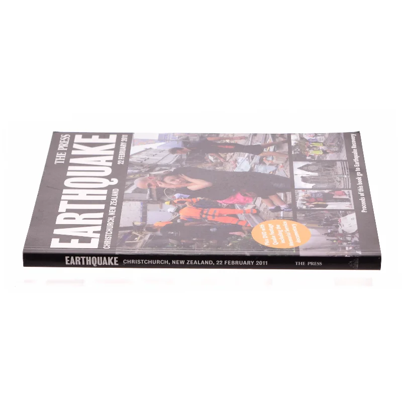 Earthquake (Christchurch, New Zealand: 22 February, 2011) af Chris Moore (Bog)