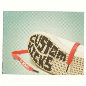 Custom kicks : personalized footwear (Bog)